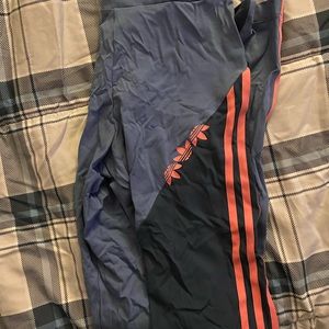 Adidas dual color leggings!